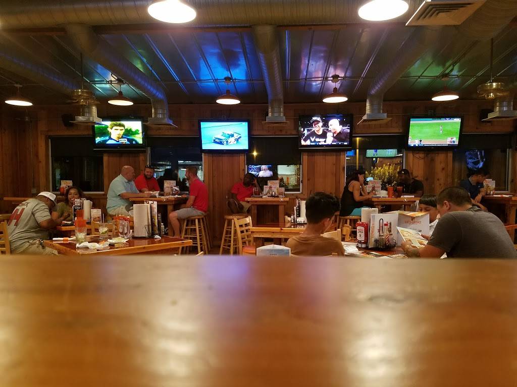 Hooters | restaurant | 2630 Prince William Pkwy, Woodbridge, VA 22192, USA | 7034901116 OR +1 703-490-1116