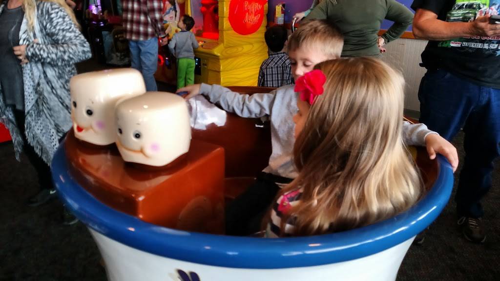 Chuck E. Cheeses | restaurant | 4394 Eastgate Square Dr #900, Cincinnati, OH 45245, USA | 5137528188 OR +1 513-752-8188