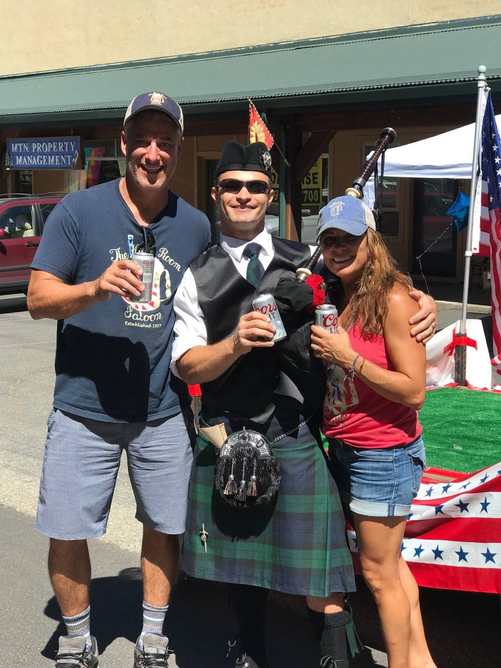 The Lube Room Saloon | restaurant | 3141 CA-4, Arnold, CA 95223, USA | 2097952118 OR +1 209-795-2118