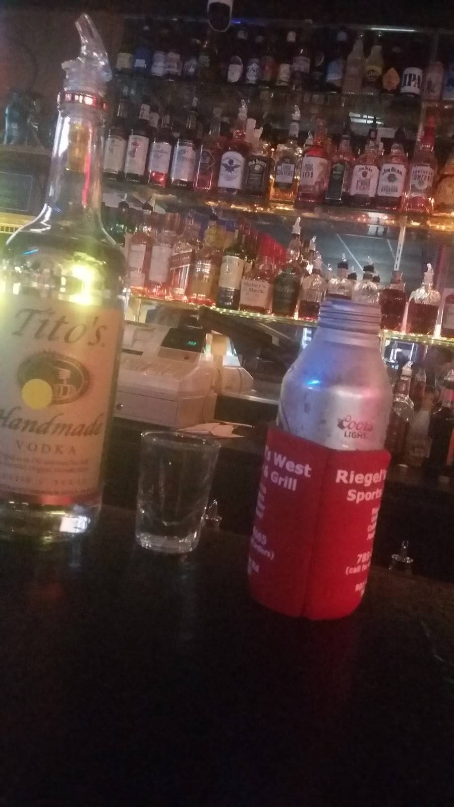 Riegels 20s West | restaurant | 901 SW Fairlawn Rd #101, Topeka, KS 66606, USA | 7852739665 OR +1 785-273-9665