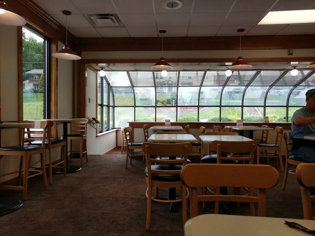 Wendys | restaurant | 585 Merrimon Ave, Asheville, NC 28804, USA | 8282582128 OR +1 828-258-2128