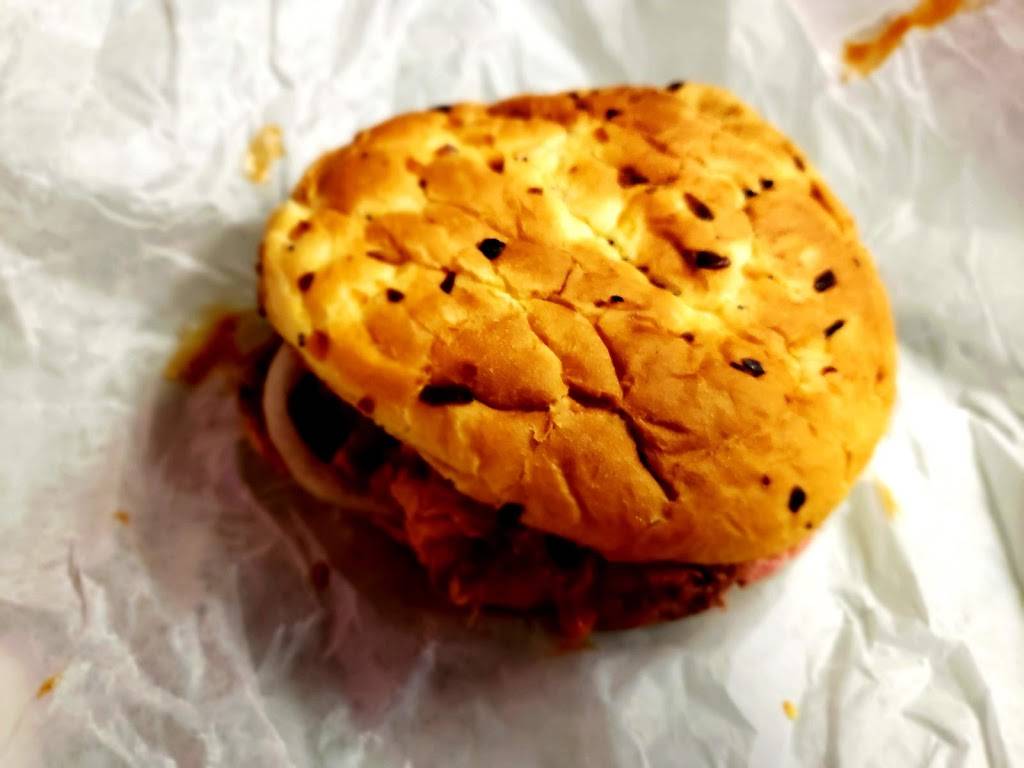 Bill & Bobs Roast Beef | restaurant | 2 Central St, Peabody, MA 01960, USA | 9785319605 OR +1 978-531-9605