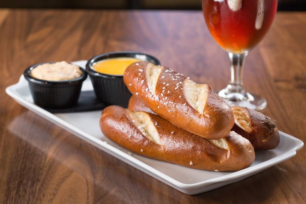 Bru Burger Bar - Westerville | restaurant | 691 N Cleveland Ave, Westerville, OH 43082, USA | 6149188680 OR +1 614-918-8680