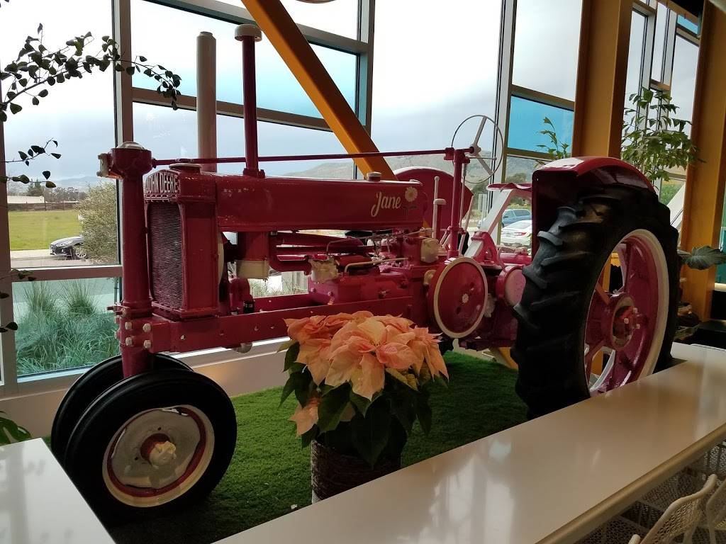 Farmhouse Corner Market | restaurant | 1025 Farmhouse Ln, San Luis Obispo, CA 93401, USA | 8054657900 OR +1 805-465-7900