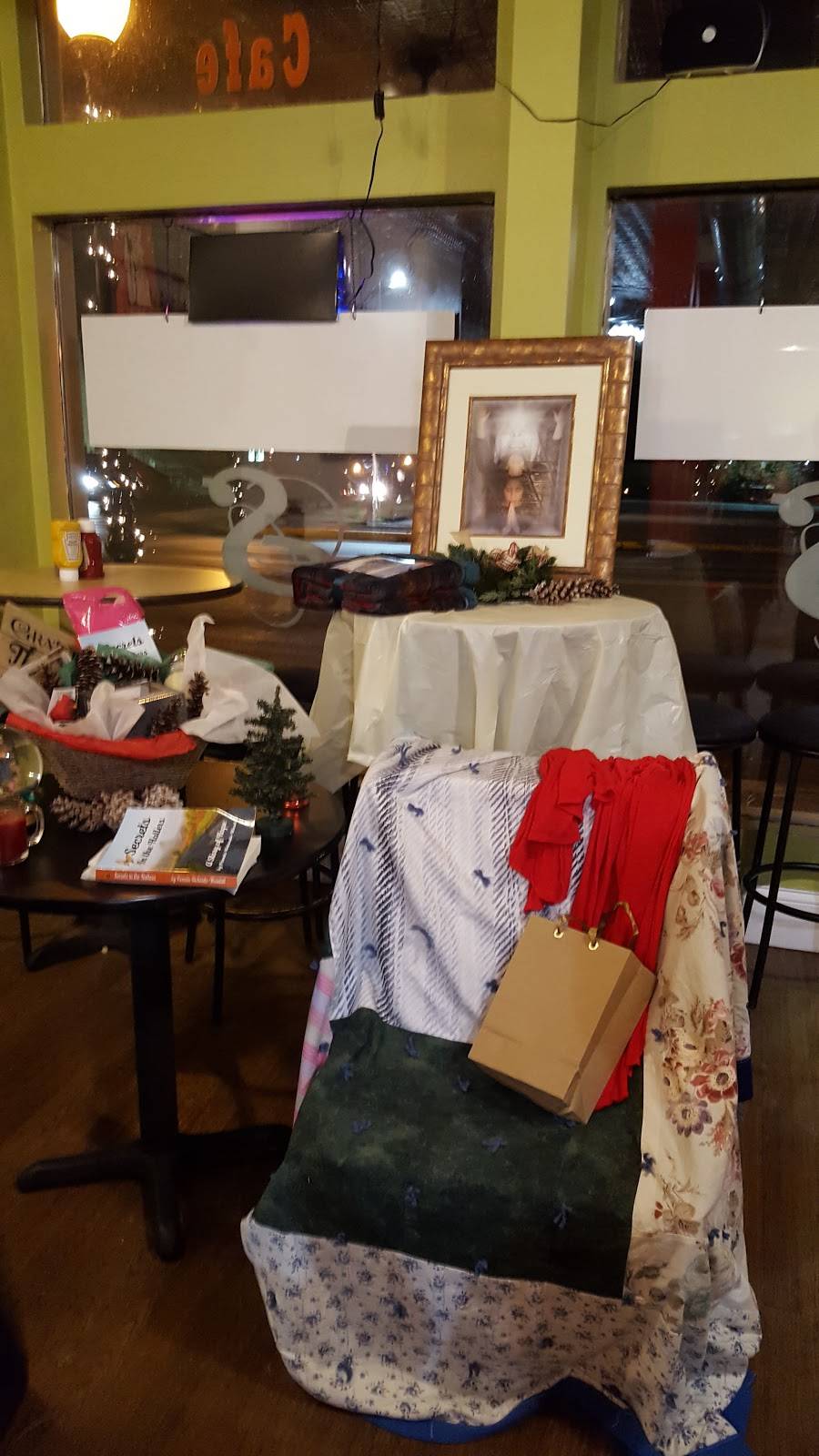 Serendipity at the Orange Door | restaurant | 220 E Mt Vernon St, Somerset, KY 42501, USA | 6066780648 OR +1 606-678-0648