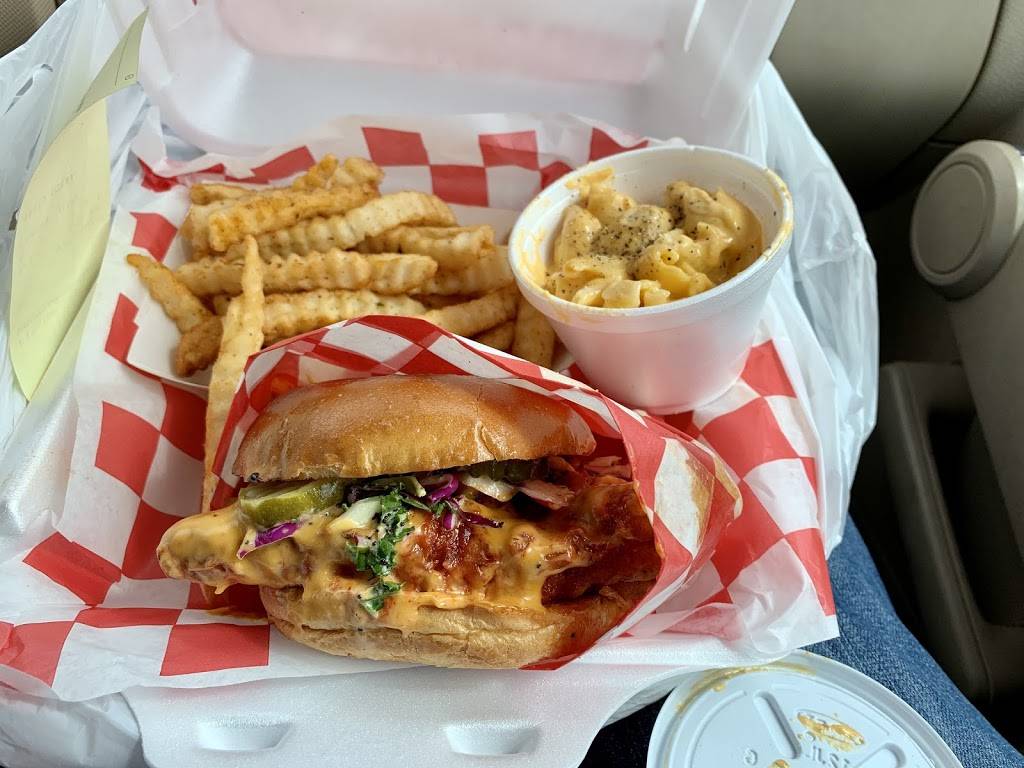 Luckys Hot Chicken | restaurant | 4505 Gaston Ave, Dallas, TX 75246, USA | 2144437927 OR +1 214-443-7927