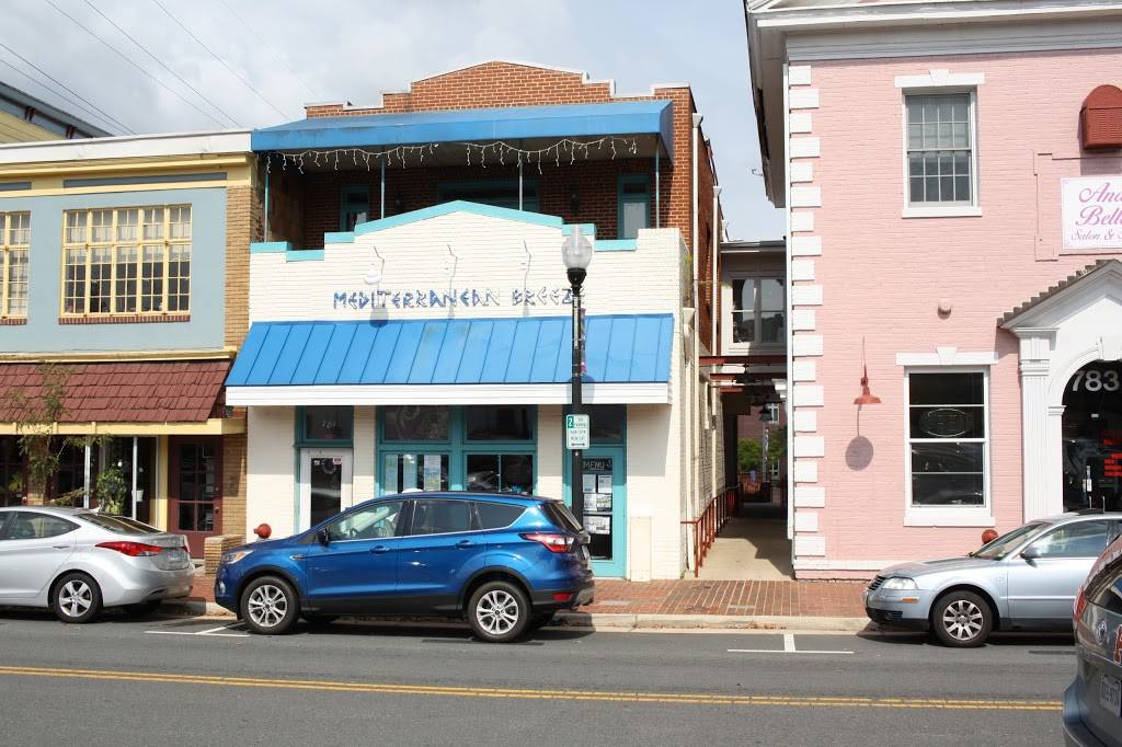 Mediterranean Breeze Restaurant & Sports Bar | restaurant | 781 Station St, Herndon, VA 20170, USA | 7034354495 OR +1 703-435-4495