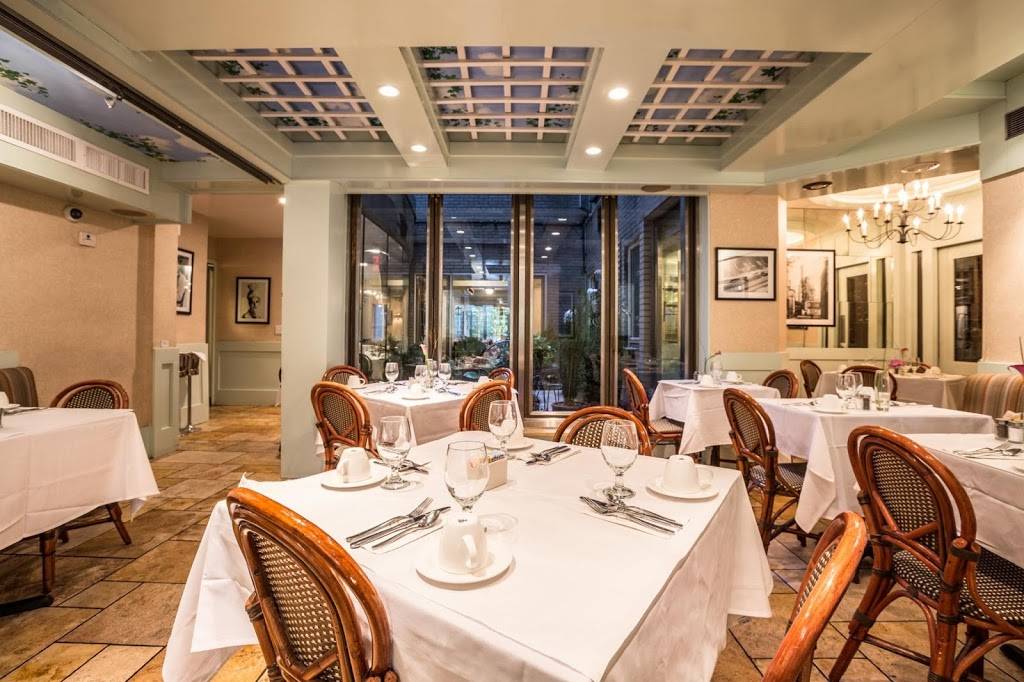 Sarabeths Central Park South | restaurant | 40 Central Park S, New York, NY 10021, USA | 2128265959 OR +1 212-826-5959