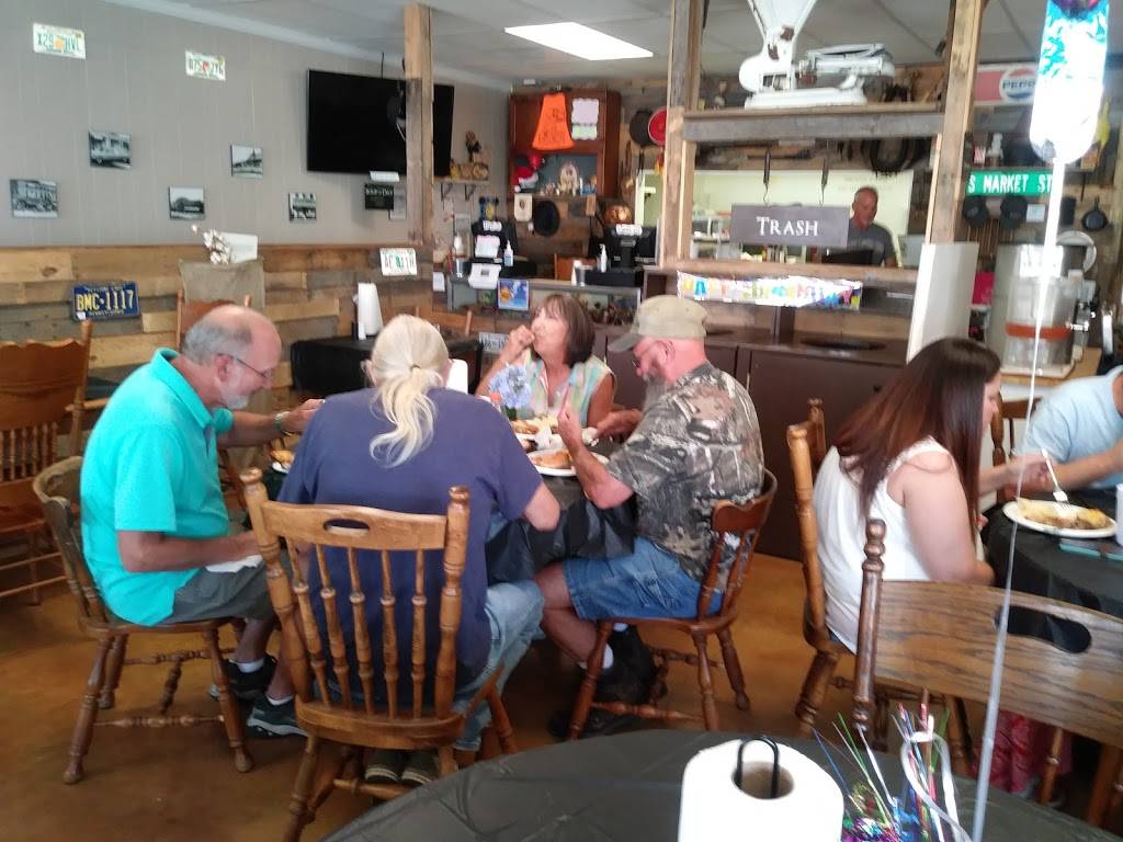 Uncle Billys Downtown Eatery | restaurant | 200 S Market St #4144, Paris, TN 38242, USA | 7314079277 OR +1 731-407-9277