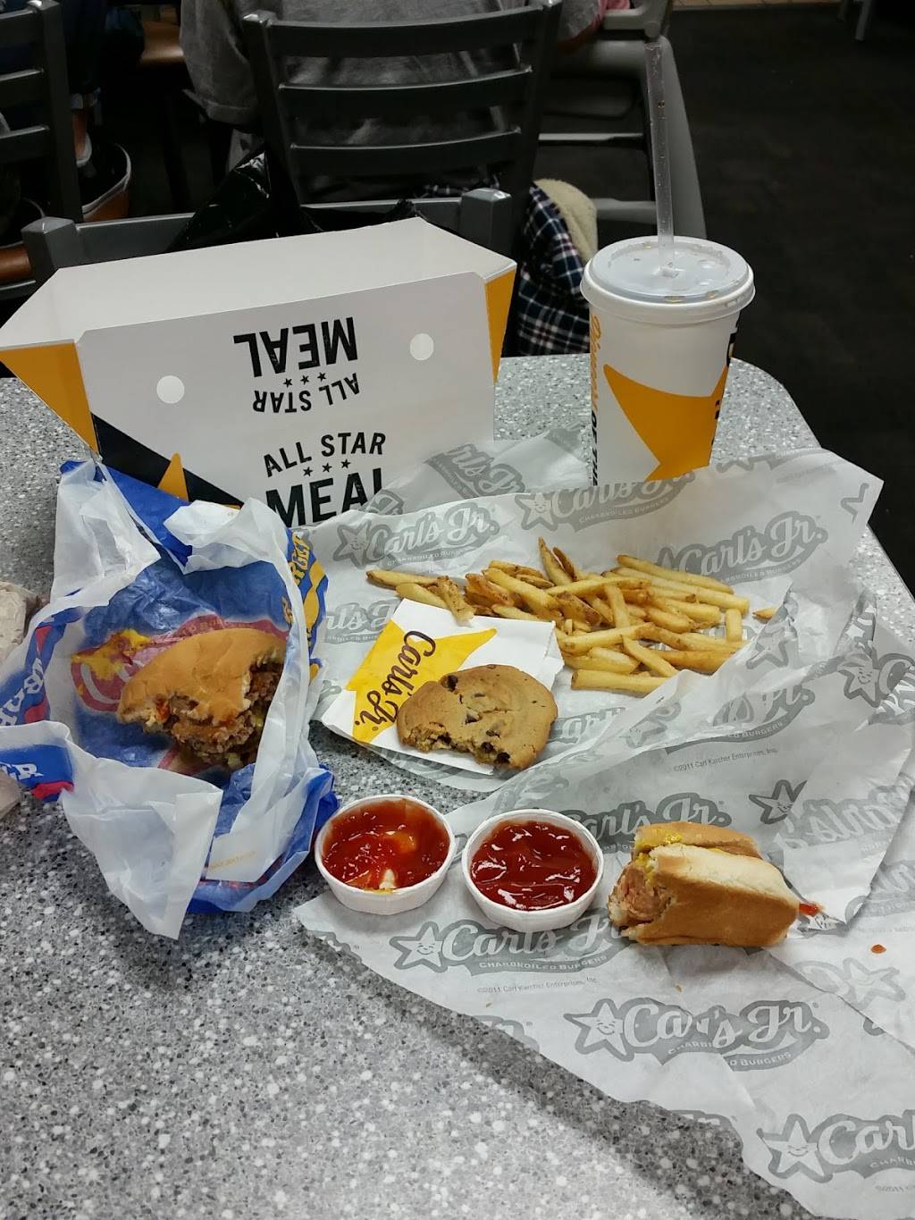 Carls Jr. | restaurant | 22700 Centerpoint Dr, Moreno Valley, CA 92553, USA | 9516970310 OR +1 951-697-0310