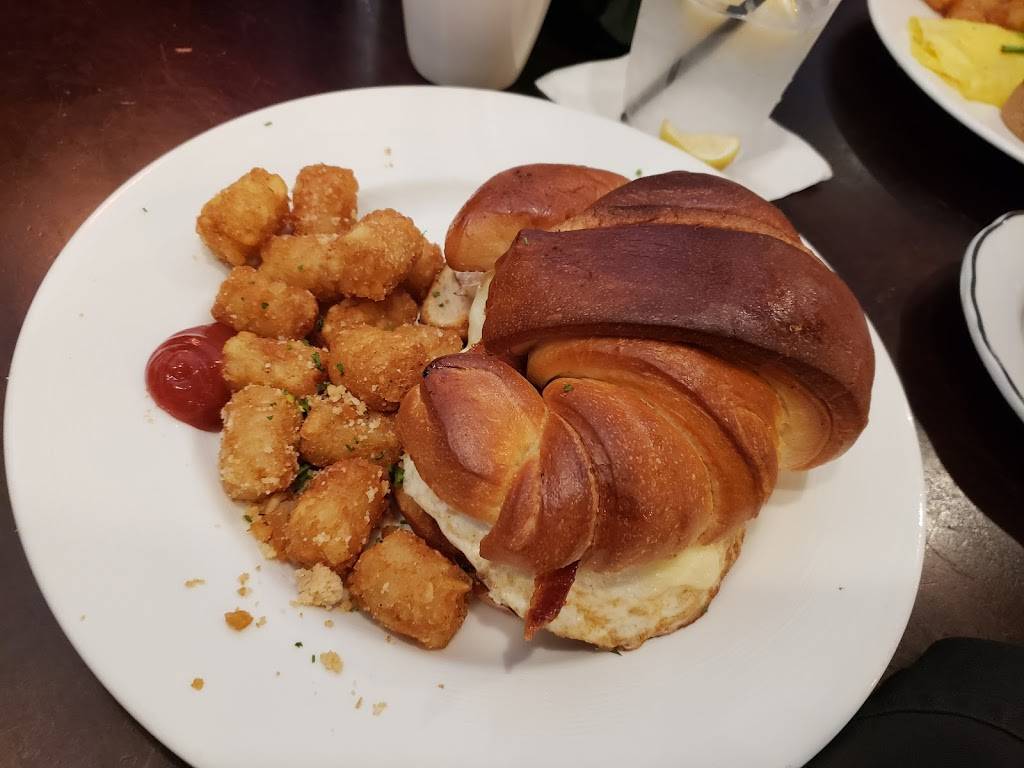 Bay Local Eatery | restaurant | 972 Laskin Rd, Virginia Beach, VA 23451, USA | 7579620044 OR +1 757-962-0044