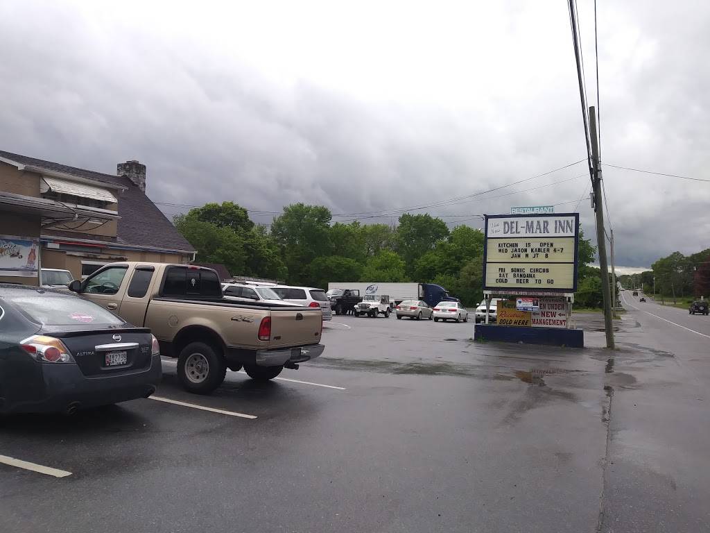 Richard Henrys | restaurant | 16715 National Pike, Hagerstown, MD 21740, USA | 2403297123 OR +1 240-329-7123