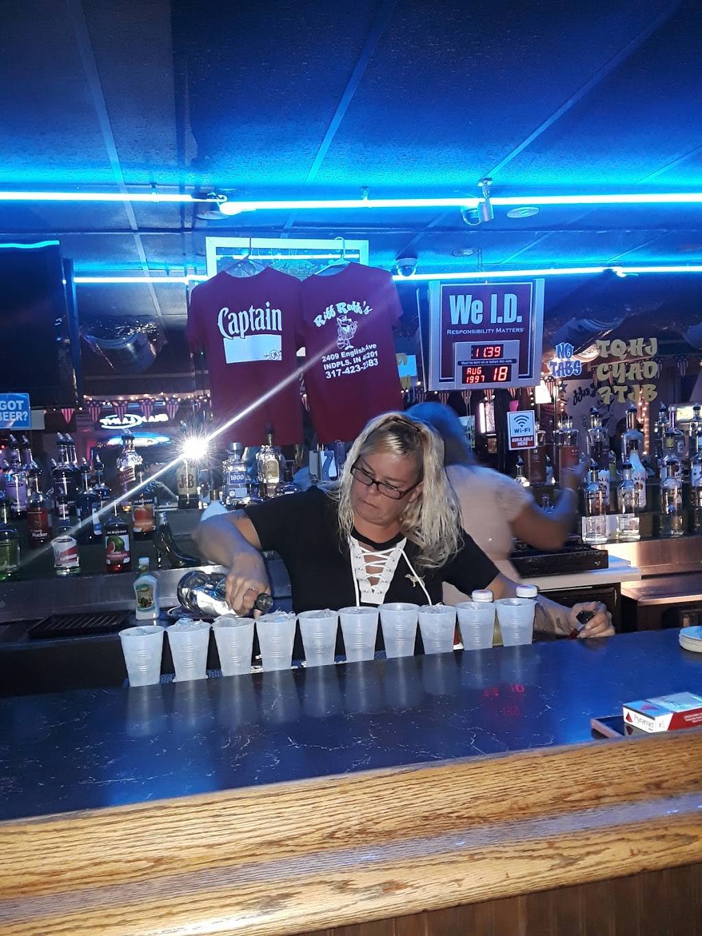 Riff Raffs | restaurant | 2409 English Ave, Indianapolis, IN 46203, USA | 3174232383 OR +1 317-423-2383