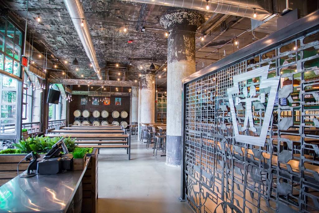 Roy Pitz Barrel House | restaurant | 990 Spring Garden St, Philadelphia, PA 19123, USA | 2159956792 OR +1 215-995-6792