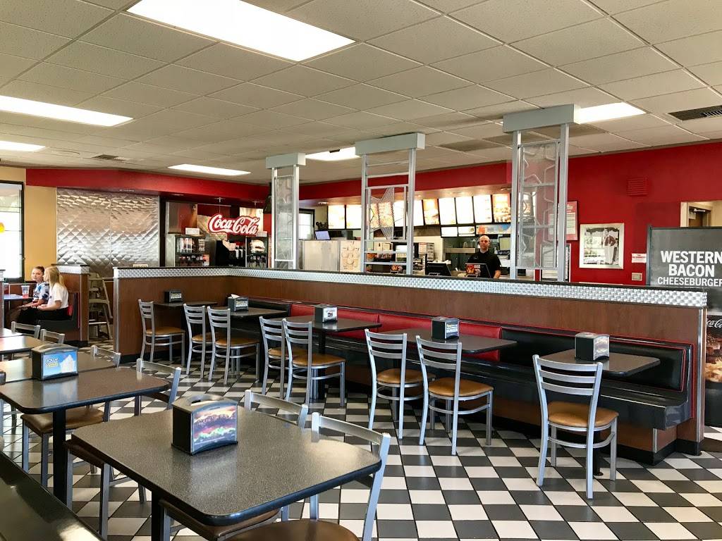 Carls Jr. | restaurant | 949 Sierra St, Kingsburg, CA 93631, USA | 5598978719 OR +1 559-897-8719