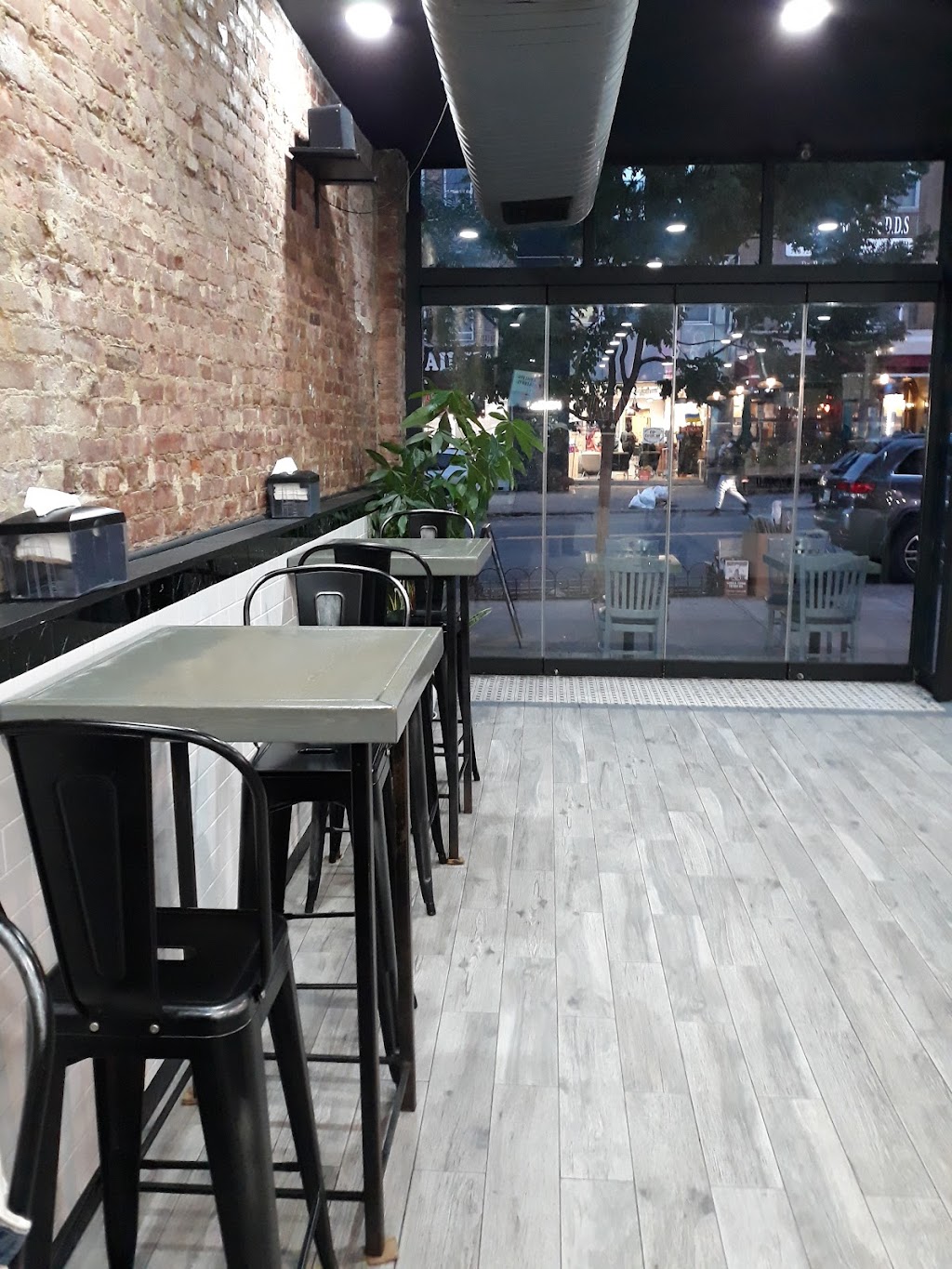 Krave It Pizza & Sandwich Joint | restaurant | 36-18 30th Ave., Queens, NY 11103, USA | 6469272999 OR +1 646-927-2999