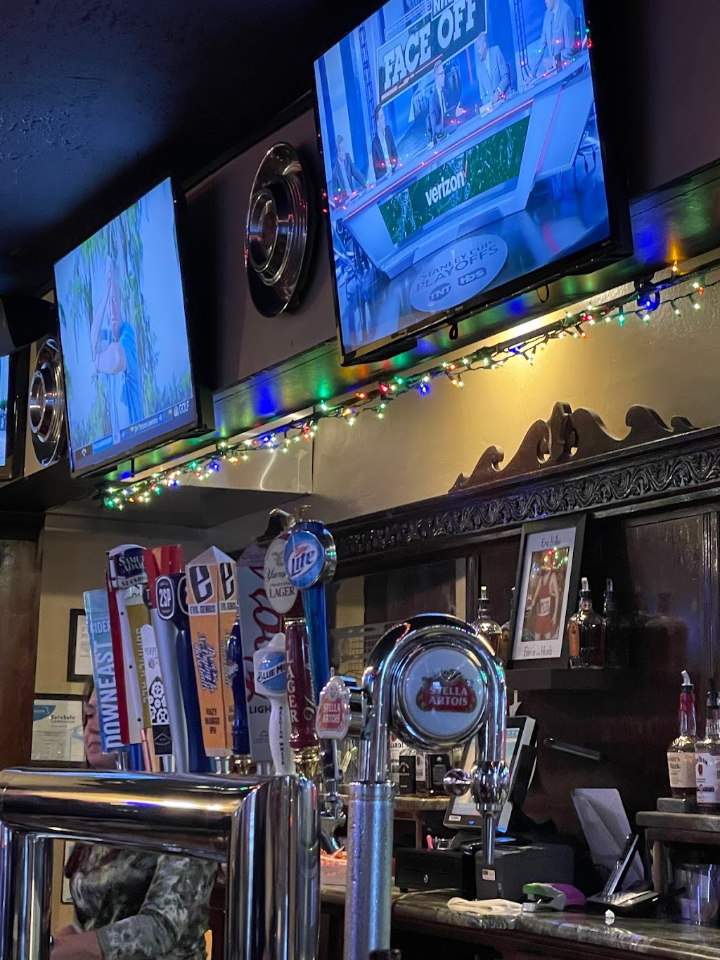 The Cadillac Pub | restaurant | 24 E Main St, Fleetwood, PA 19522, USA | 4845789734 OR +1 484-578-9734