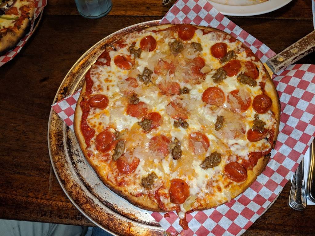 Aversanos Italian Restaurant | restaurant | 6015 Parker Rd E, Sumner, WA 98390, USA | 2538633618 OR +1 253-863-3618