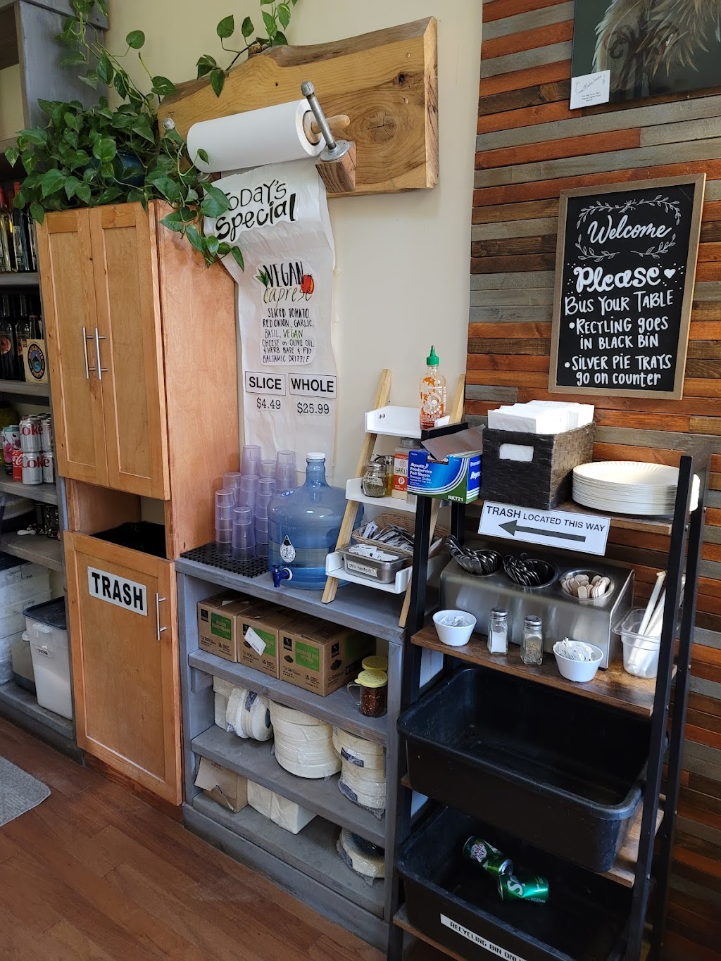 Headies Pizza and Pour | meal takeaway | 359 Main St, Trinidad, CA 95570, USA | 7076773077 OR +1 707-677-3077