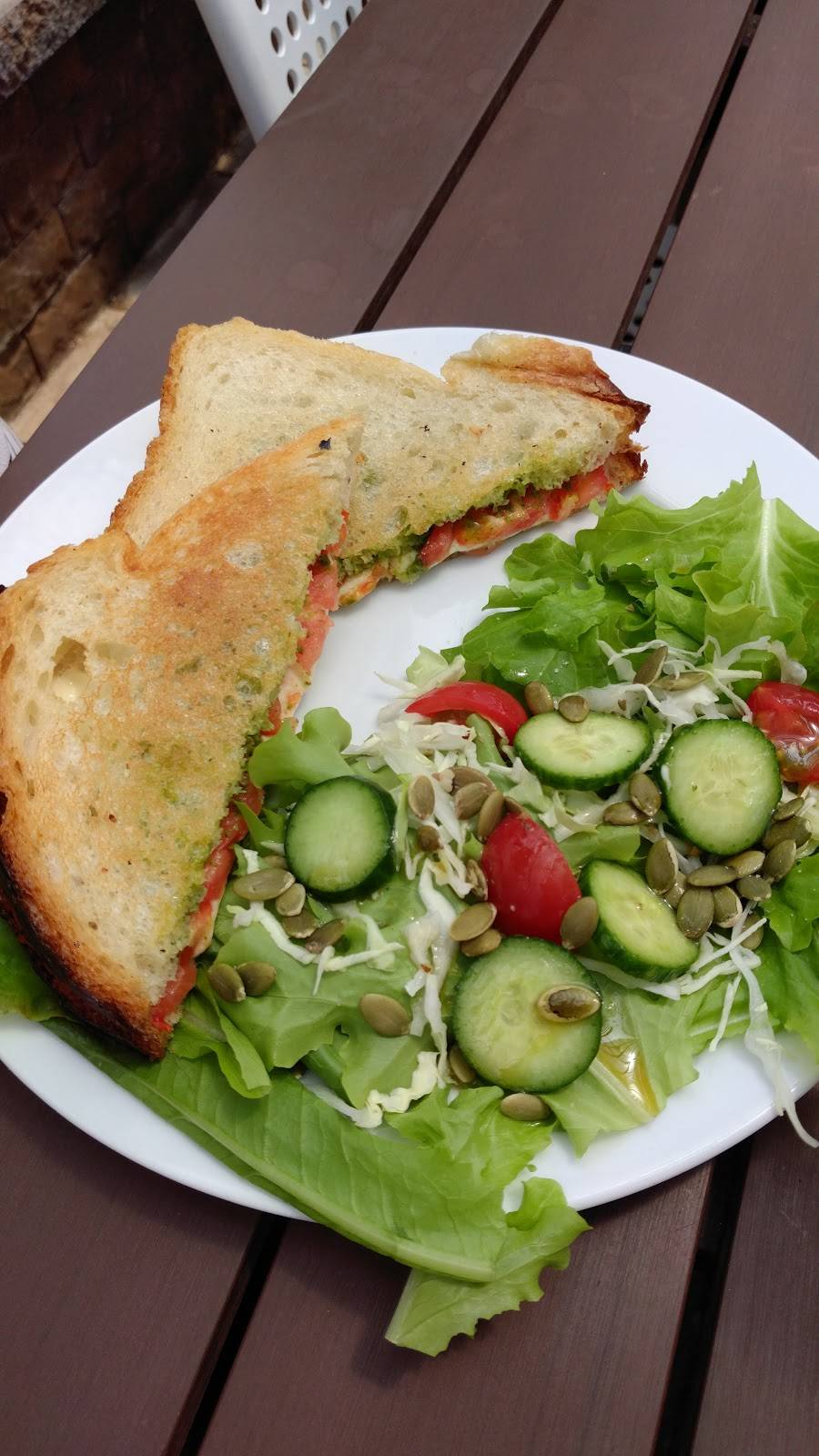 Rose Café | cafe | 210 Boulevard Lemire O, Drummondville, QC J2B 8A9, Canada | 8194743488 OR +1 819-474-3488