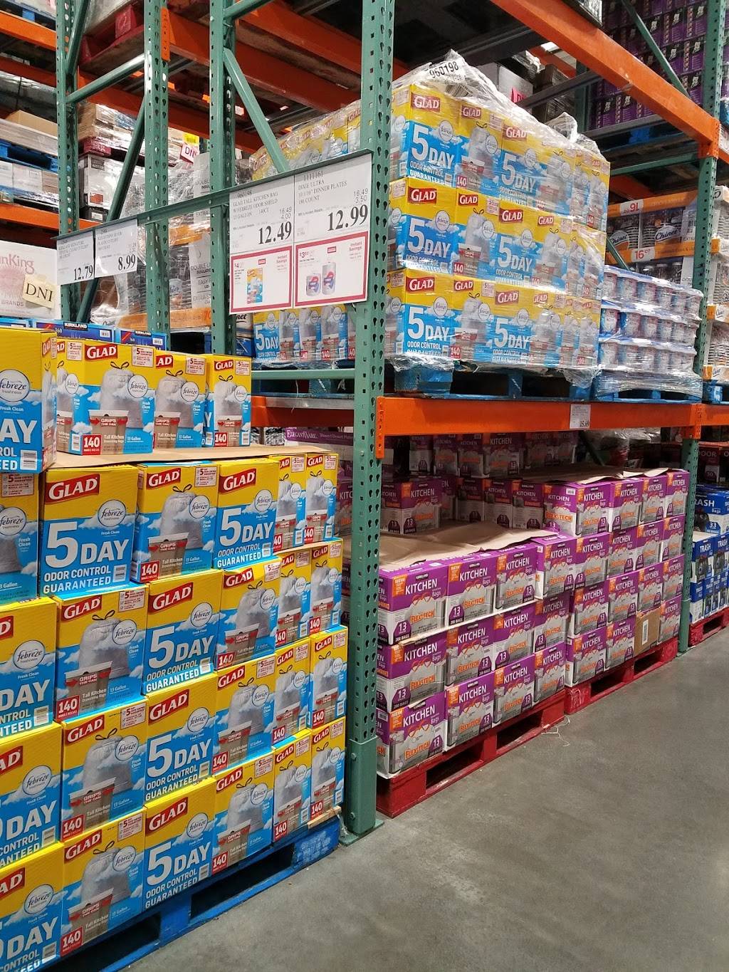 Costco Food Court | meal takeaway | 517 E 117th St, New York, NY 10035, USA | 2128965873 OR +1 212-896-5873