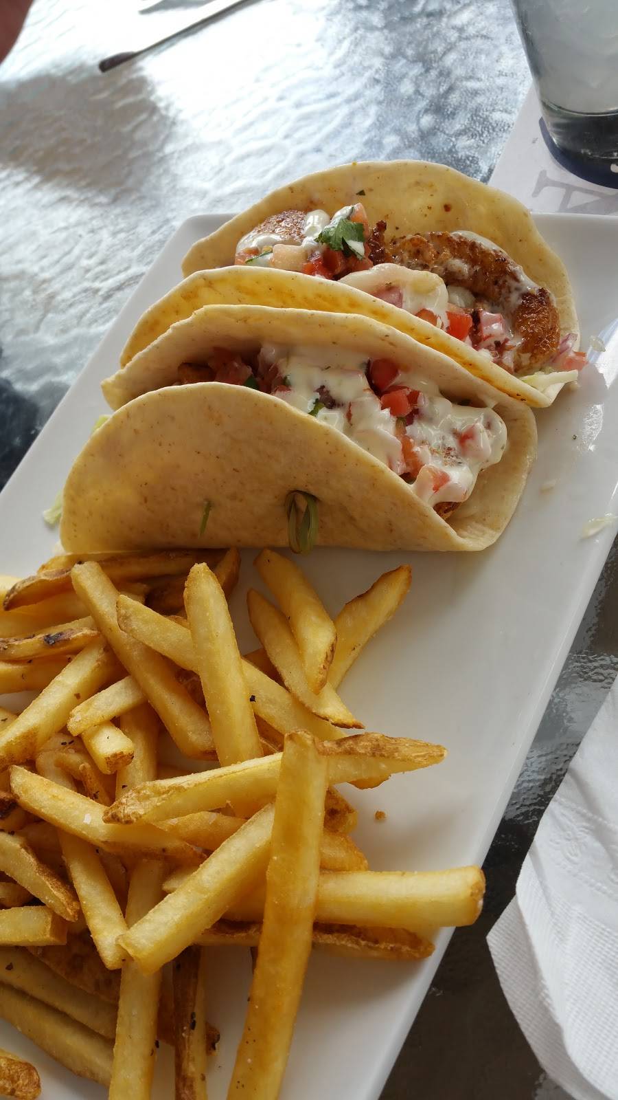 The Deck | restaurant | 179 Bridge Rd, Salisbury, MA 01952, USA | 9784994422 OR +1 978-499-4422