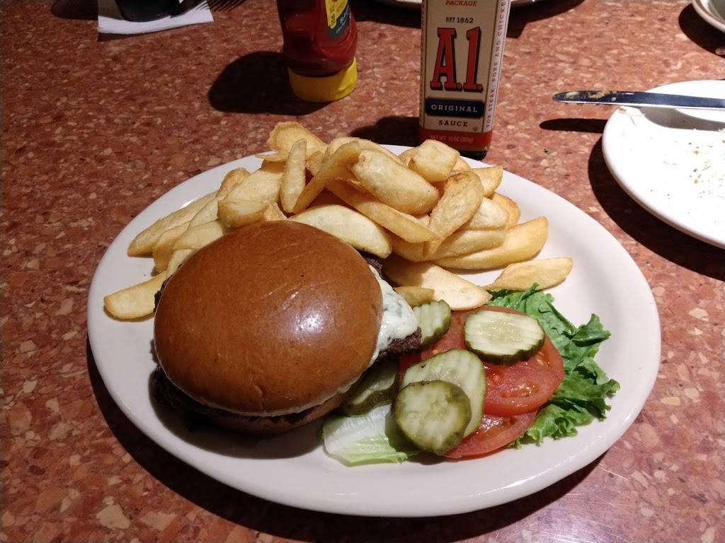 Trenton House | restaurant | 2 E Broadway, Trenton, IL 62293, USA | 6182242400 OR +1 618-224-2400