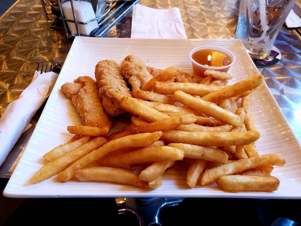 The Pearson Pub | restaurant | 101 Mary St W, Whitby, ON L1N 2R4, Canada | 9054305699 OR +1 905-430-5699