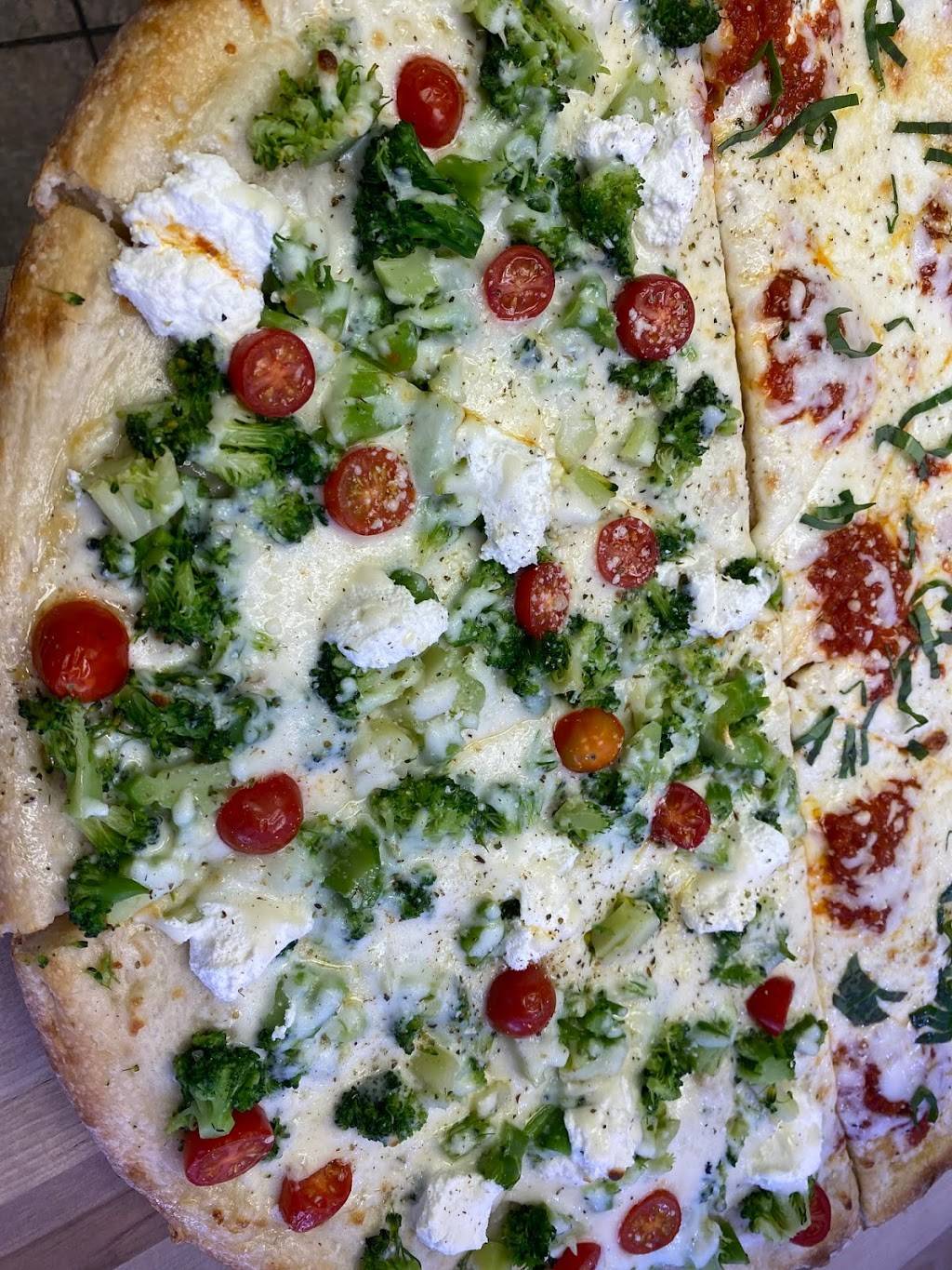 Tuscan Pizza Crust | restaurant | 2021 Bailey Ave, Buffalo, NY 14211, USA | 7163702100 OR +1 716-370-2100