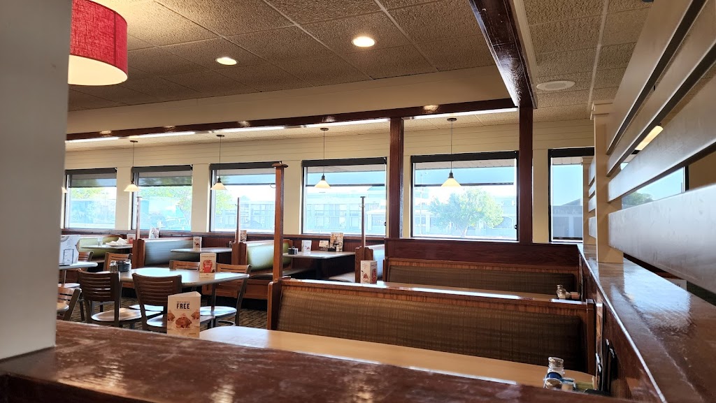 Perkins Restaurant & Bakery | restaurant | 2302 S Jeffers St, North Platte, NE 69101, USA | 3085347375 OR +1 308-534-7375