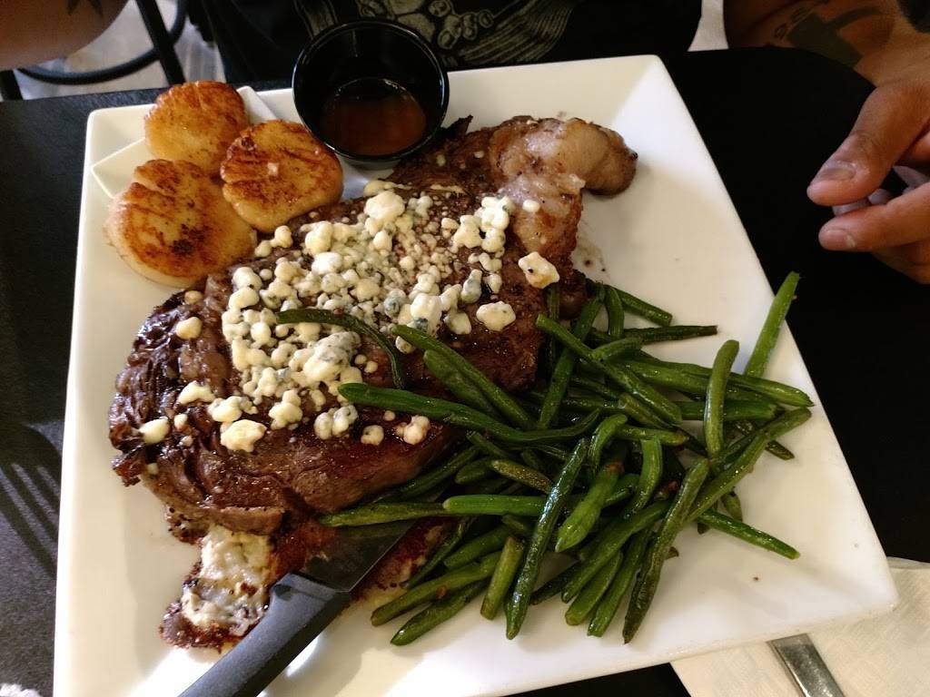 Chug & Grub | restaurant | 13500 NC-50 suite 107, Surf City, NC 28445, USA | 9103290555 OR +1 910-329-0555