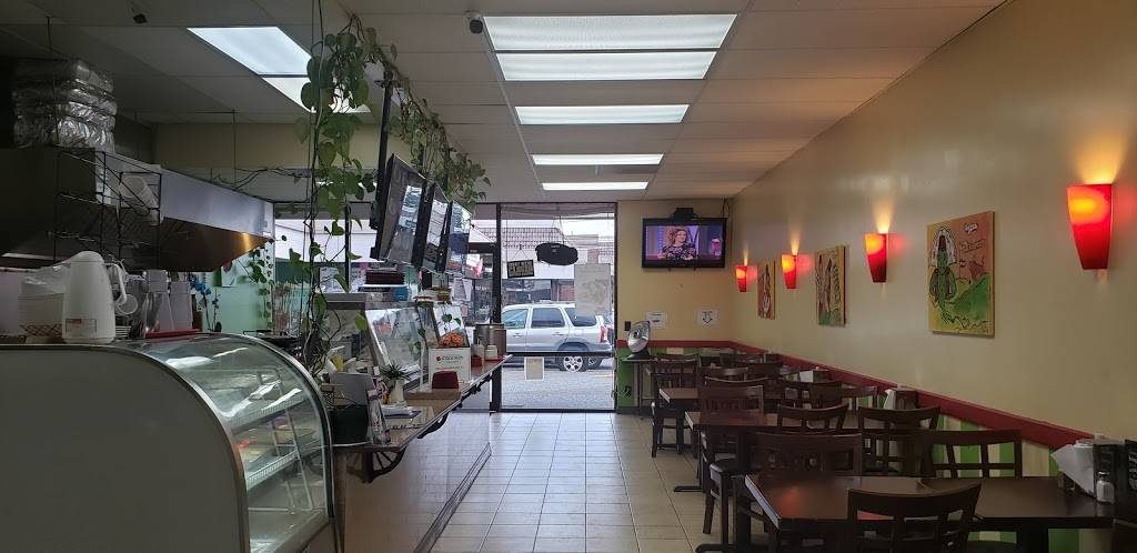 Gyros Plus | restaurant | 209 E Casino Rd suite d, Everett, WA 98208, USA | 4253554976 OR +1 425-355-4976