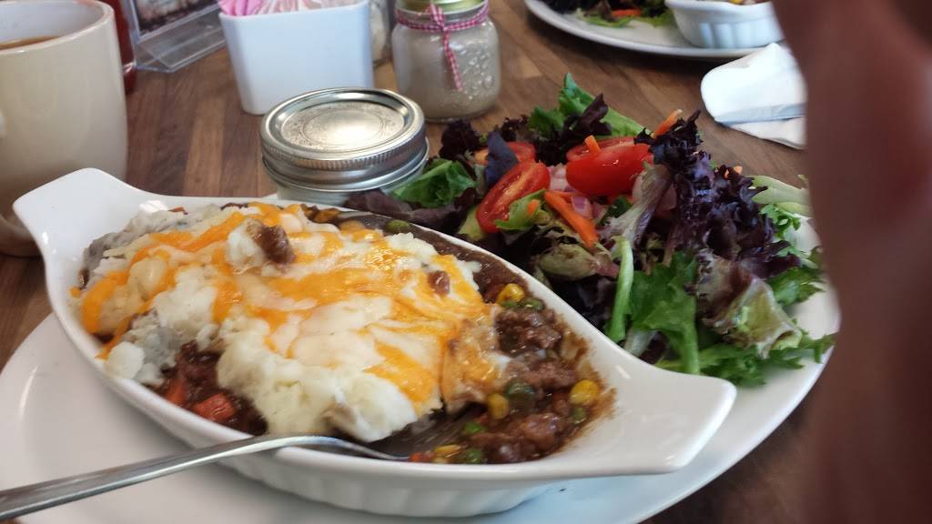 Baileyss Homestead Restaurant | restaurant | 90 Wexford Dr, Keswick, ON L4P 3P7, Canada | 9055355200 OR +1 905-535-5200