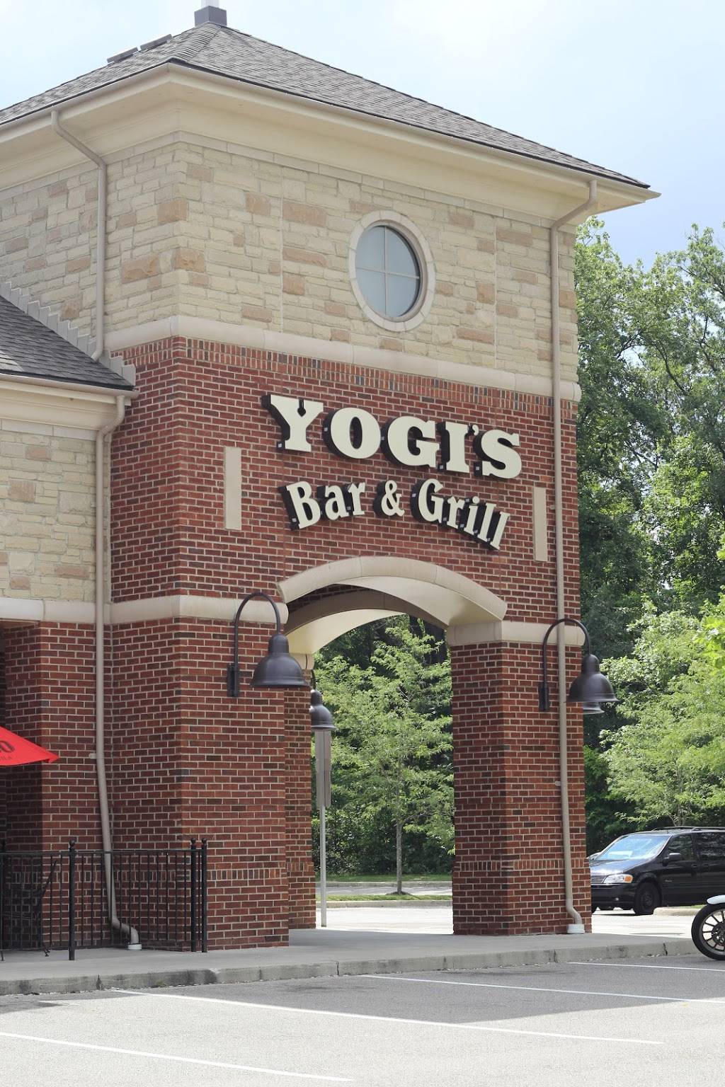 Yogis Bar & Grill | restaurant | 3880 Hard Rd, Dublin, OH 43016, USA | 6147992660 OR +1 614-799-2660