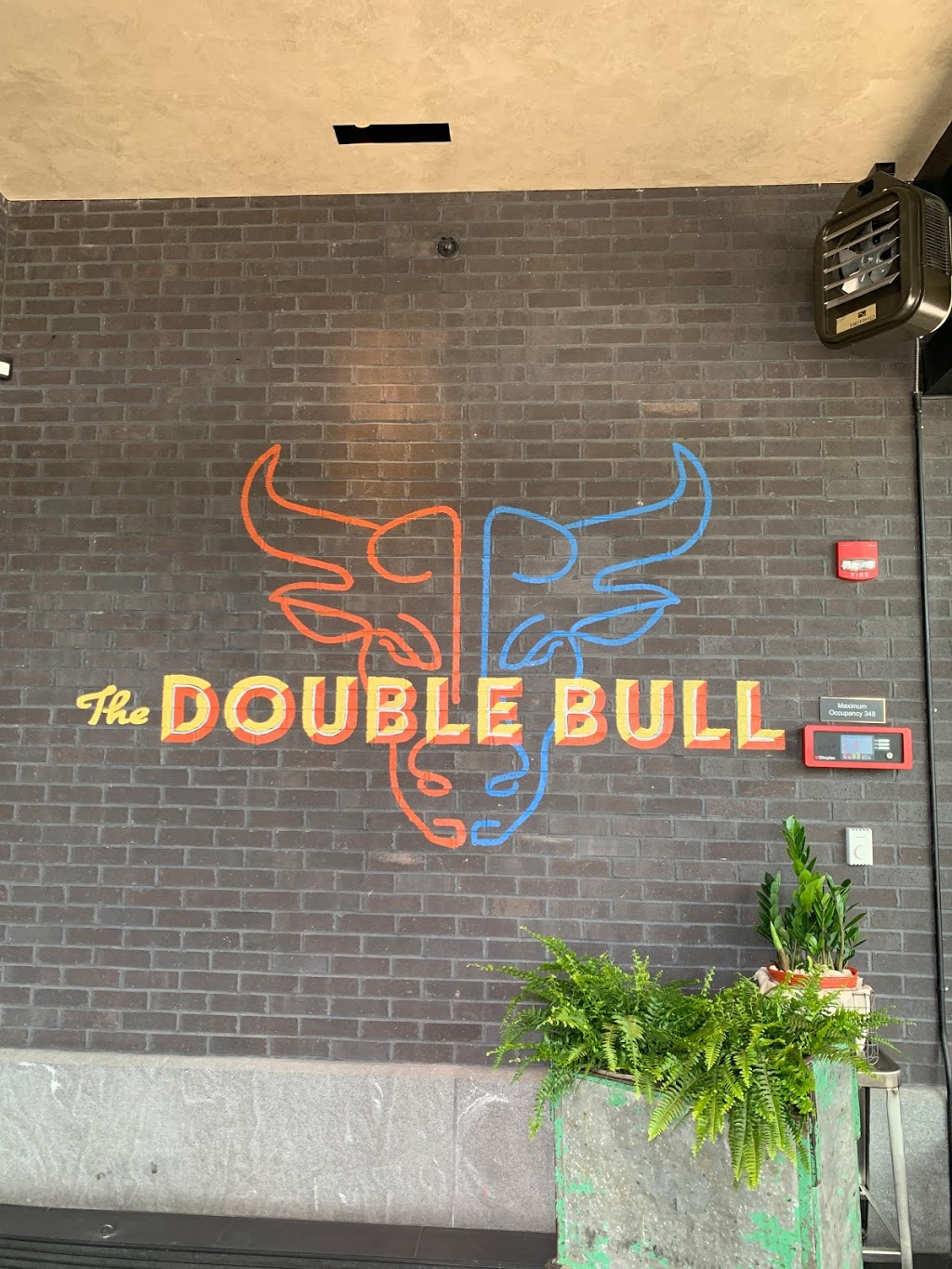 The Double Bull | restaurant | 210 Andover St, Peabody, MA 01960, USA | 9788173670 OR +1 978-817-3670