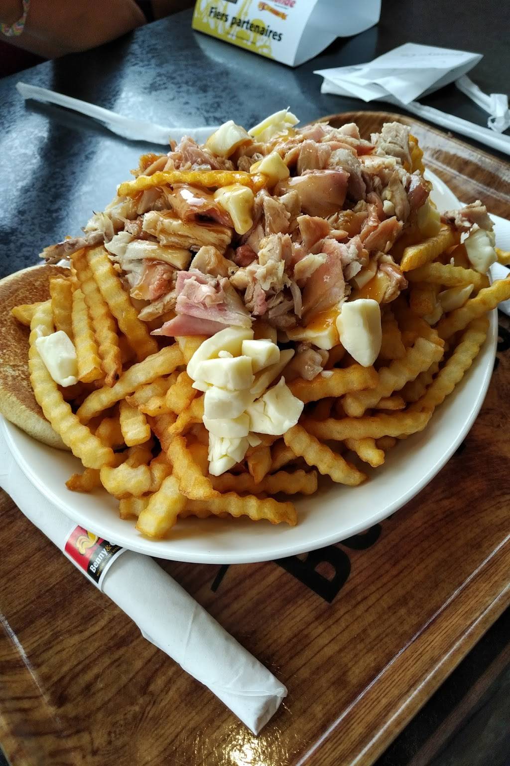 Benny & Co | restaurant | 2911 Boulevard de la Gare, Vaudreuil-Dorion, QC J7V 9R2, Canada | 4504244449 OR +1 450-424-4449