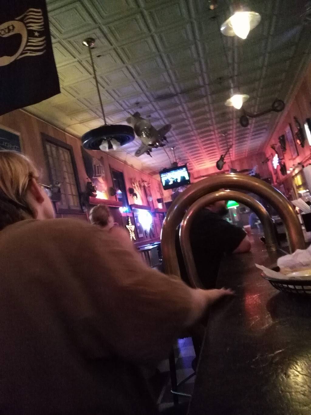 Ozzies | restaurant | 515 N Central Ave, Connersville, IN 47331, USA | 7658259980 OR +1 765-825-9980