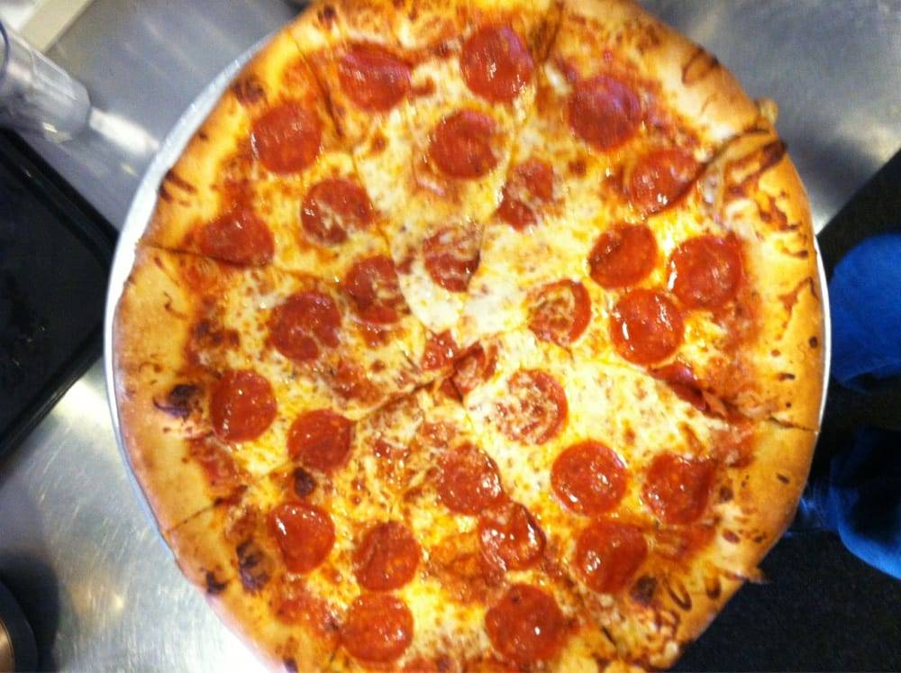 Two Chefs Pizza | restaurant | 5019 Wilson Blvd, Arlington, VA 22203, USA | 7035256889 OR +1 703-525-6889