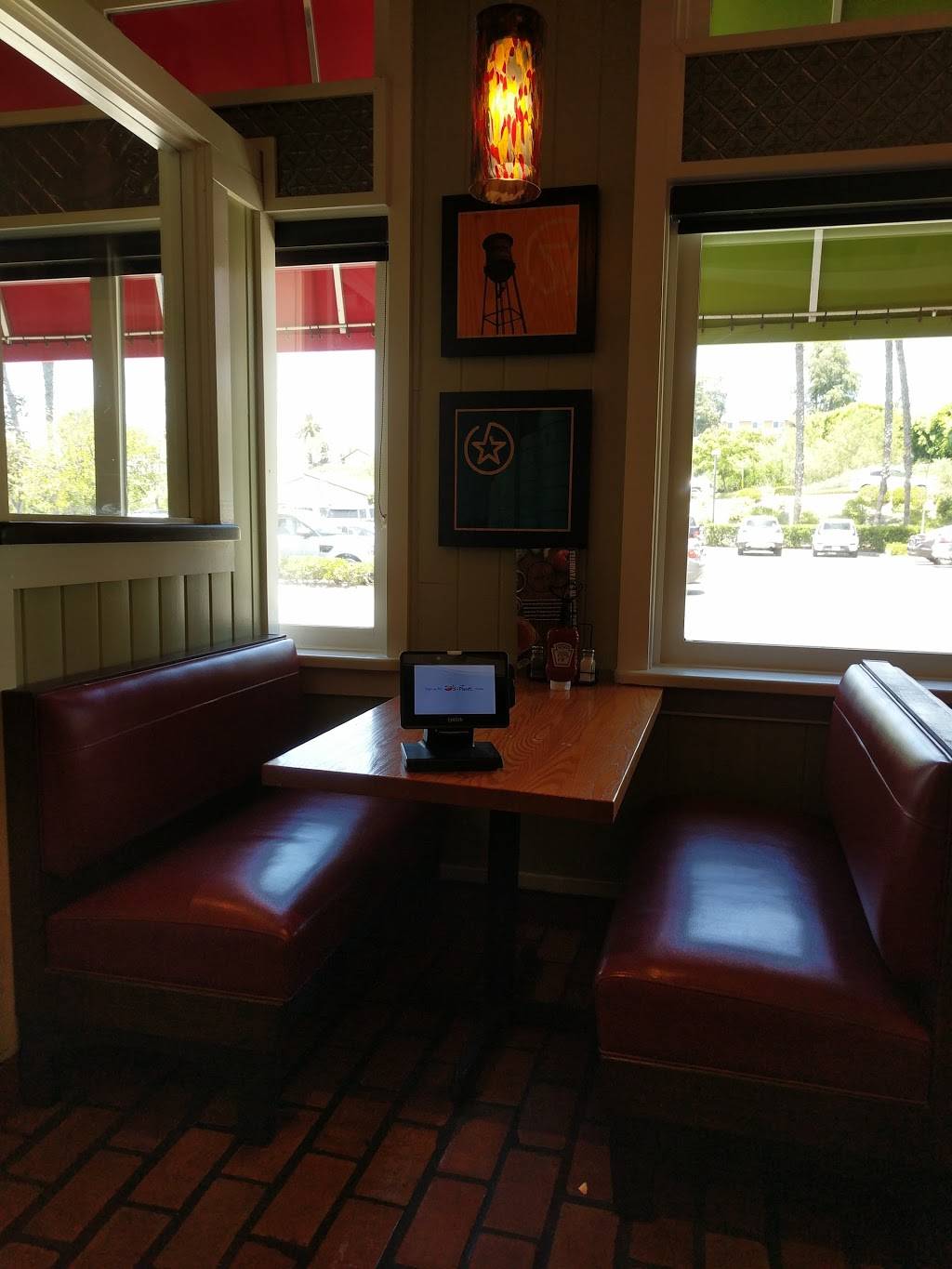 Chilis Grill & Bar | meal takeaway | 27407 Bellogente, Mission Viejo, CA 92691, USA | 9493642207 OR +1 949-364-2207