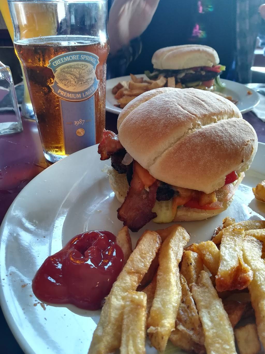 Portsmouth Tavern | restaurant | 96 Yonge St, Kingston, ON K7M 1K4, Canada | 6135410877 OR +1 613-541-0877