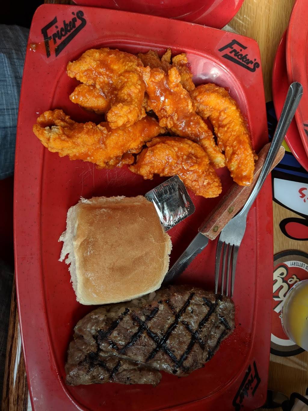 Frickers | restaurant | 6339 Monroe St, Sylvania, OH 43560, USA | 4198852141 OR +1 419-885-2141