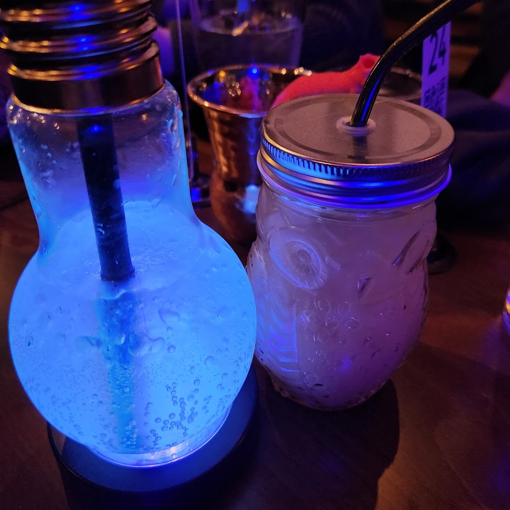 Hourglass Cafe & Bar | restaurant | 560 7th St W, St Paul, MN 55102, USA | 6513303255 OR +1 651-330-3255