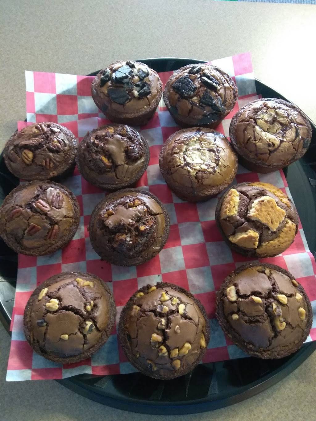 PIK NIK BASKET | restaurant | 8511 W Nine Mile Rd, Oak Park, MI 48237, USA | 2482684132 OR +1 248-268-4132