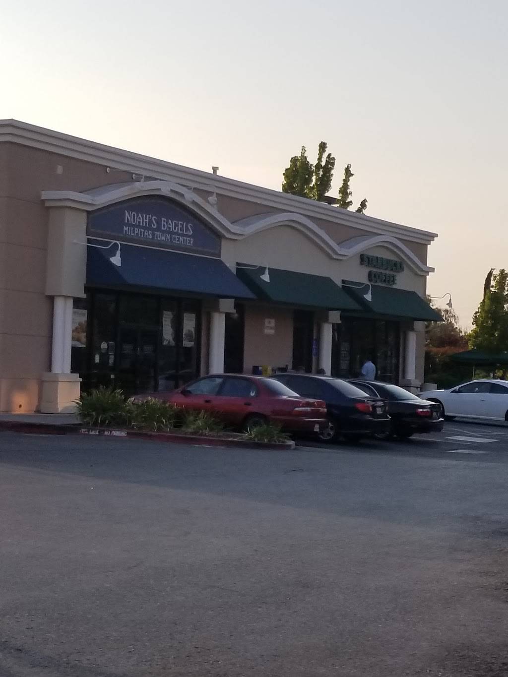 Starbucks | cafe | 128 N Milpitas Blvd, Milpitas, CA 95035, USA | 4082633116 OR +1 408-263-3116