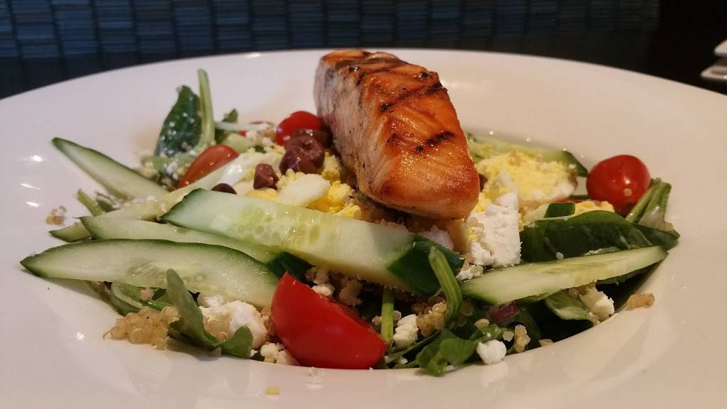 Shoeless Joes Sports Grill | restaurant | 1110 Brookdale Ave, Cornwall, ON K6J 4P4, Canada | 6139356410 OR +1 613-935-6410