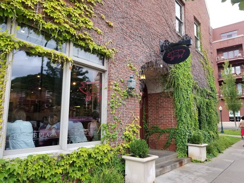 The Towne Plaza | restaurant | 203 Cass St, Traverse City, MI 49684, USA | 2319290900 OR +1 231-929-0900