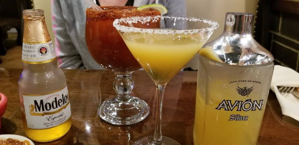 Hacienda Camila | restaurant | 14814 Jones Maltsberger Rd, San Antonio, TX 78247, USA | 2104675154 OR +1 210-467-5154