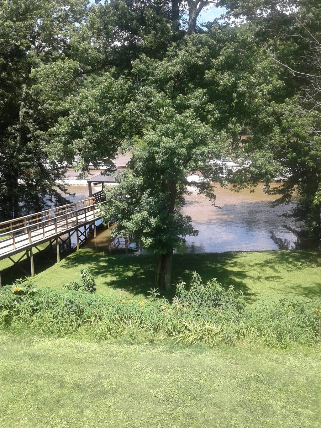 Carousel Marina | restaurant | 200 Carousel Dr, Bunola, PA 15020, USA | 4123844109 OR +1 412-384-4109