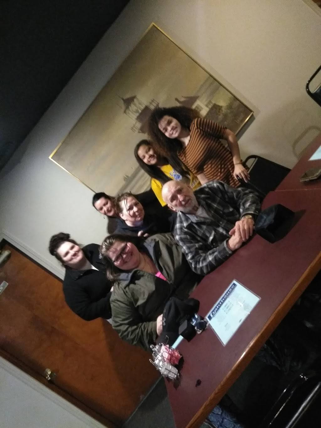 Lighthouse Bar & Grill | restaurant | 6543 Navarre Rd SW, Navarre, OH 44662, USA | 3308377724 OR +1 330-837-7724