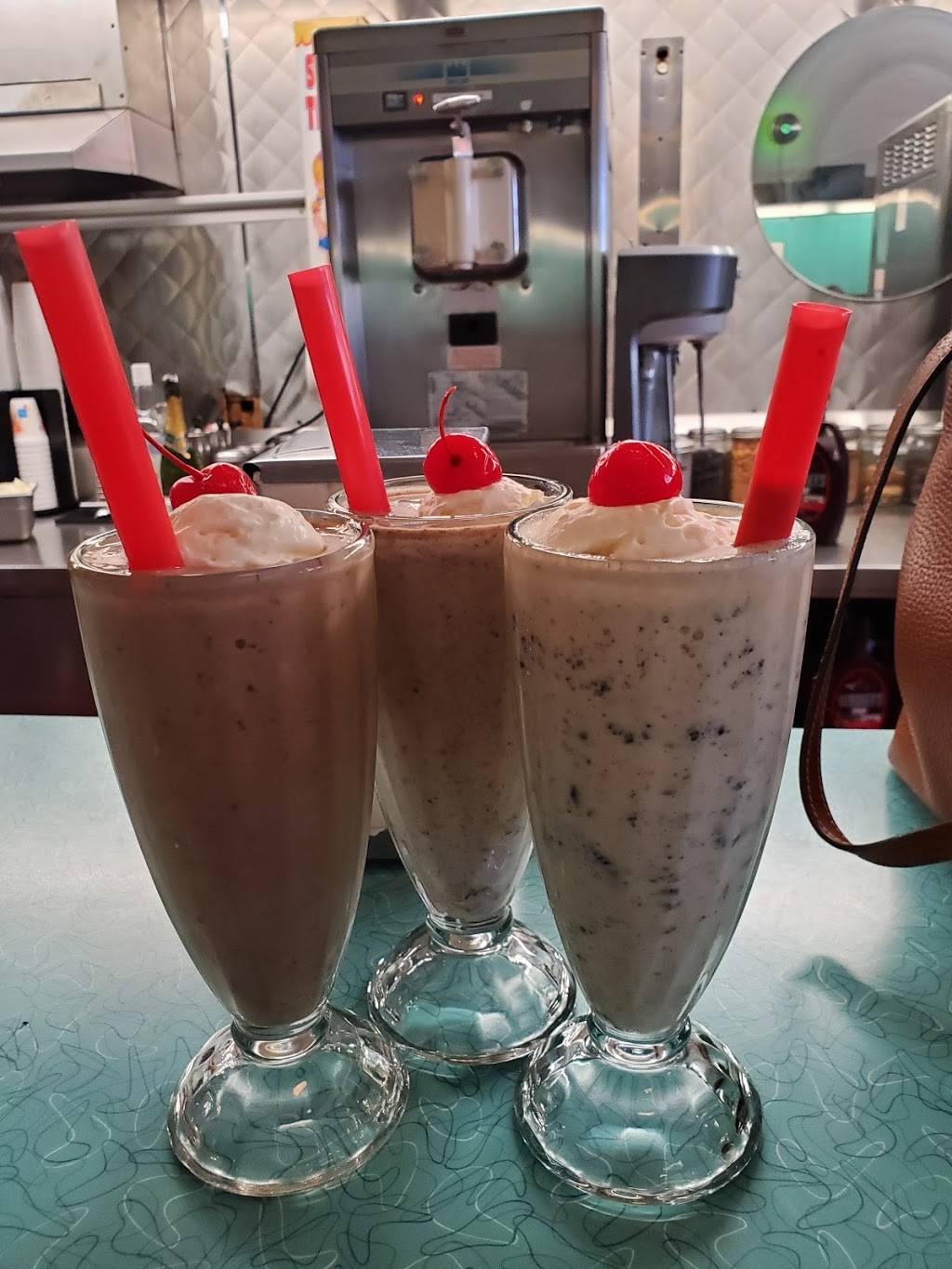 Brents Drugs | restaurant | 655 Duling Ave, Jackson, MS 39216, USA | 6013663427 OR +1 601-366-3427